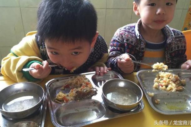 一天15元的伙食标准,孩子在幼儿园能吃到啥?家