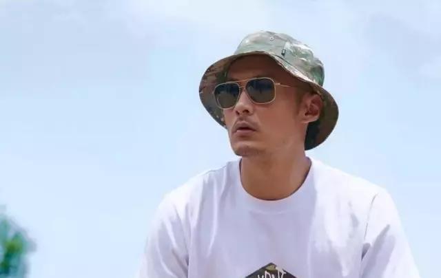 溜肩腿粗还头发少?这些身材缺陷不是问题,照样