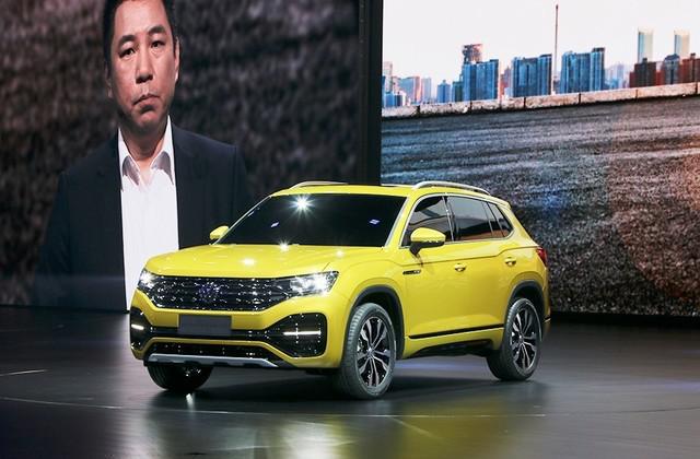 或命名探荣 一汽-大众第2款SUV路试谍照