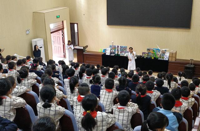 力翰科学公开课走进南宁市金阳路小学