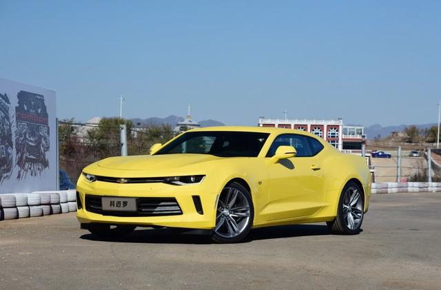 40万内撩妹成功率最高，百万豪车的外观，5.9秒加速下车走路带风