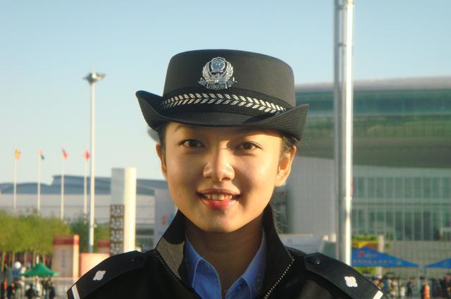 各国女警察颜值大比拼，日韩堪比明星，俄罗斯有型，中国端庄大方
