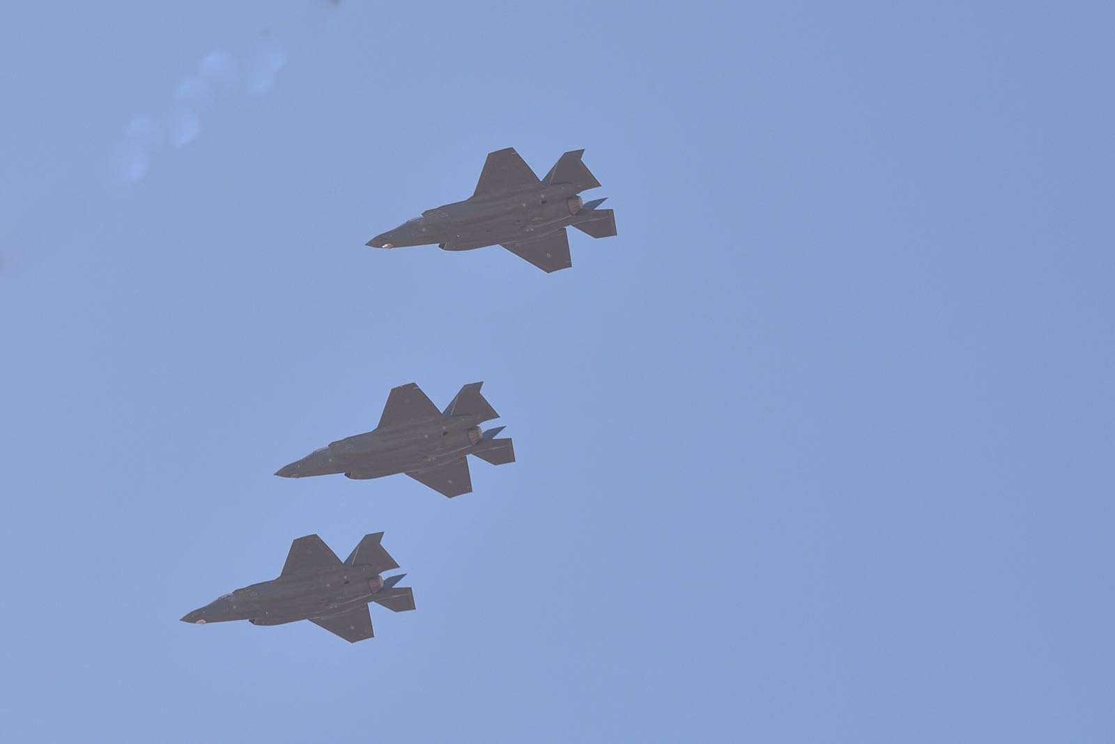 以色列纠结的了:买新F15还是F35呢?前者贵还