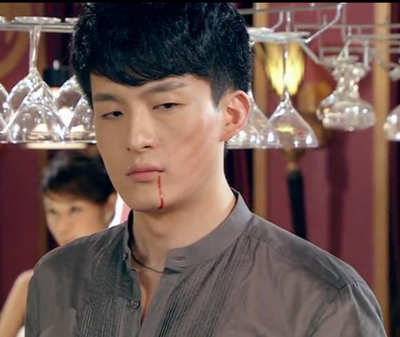 盘点吕子乔被打耳光的瞬间，第二季《第2集》挨了8个耳光。