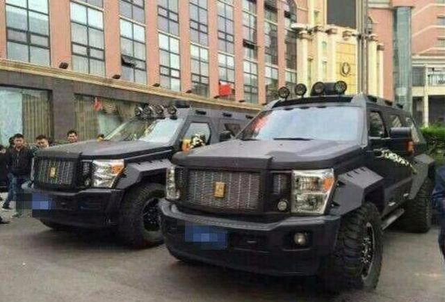 四川土豪嫁女, 10辆豪车做排场, 连900万的迈巴赫也只是陪衬