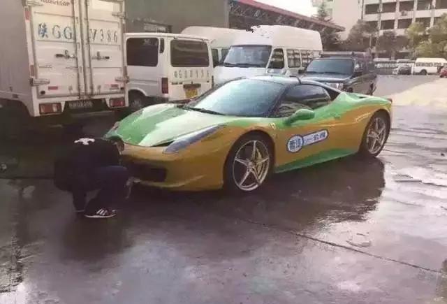 国内多地发现法拉利、保时捷等出租车 最贵一辆400万啊!