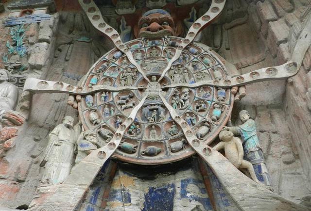 这群女孩在网上抱团, 只为等待高墙后的那个他出来...