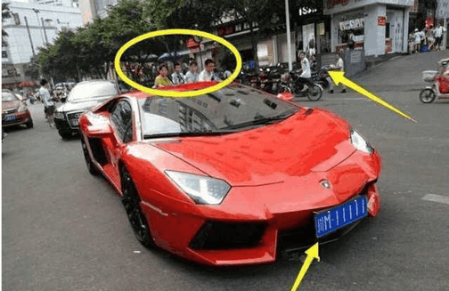 74万买的车牌2250万卖出去了, 你觉得他到底亏了多少钱?