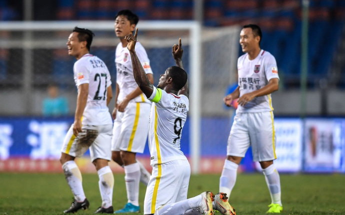 中超第12轮战报+实时积分榜 榜首大战鲁能1比