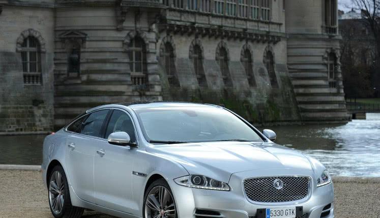 以舒适性著称的四款百万豪车，奔驰S级排第三，第一名知道是谁吗