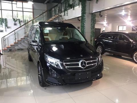 奔驰的vclass商务房车移动办公室!