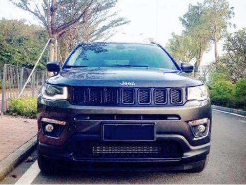 买这辆车驾驶回农村老家,的很久不见同学以为我混成大老板了!