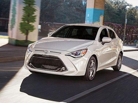 看过飞度轿车版，没看过美国专属的雅力士轿车版吧