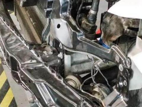 看的了豪车前防撞梁,才知道豪车为什么这么贵,网友:我信了!