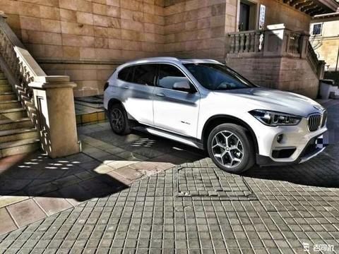 车内空间比X5还大?3的0万宝马X1真有这么值?!