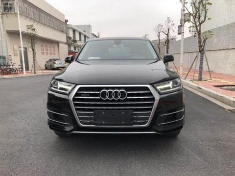 花79万买辆乞丐版3。0T的奥迪Q7,开奥迪Q5表弟不禁笑了!