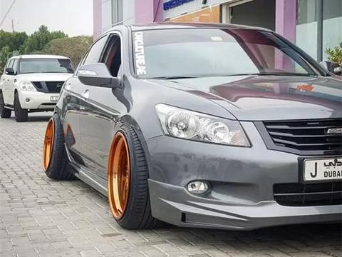 雅阁改装VIP风格 的坐在里面喝香槟是怎样一种体验!