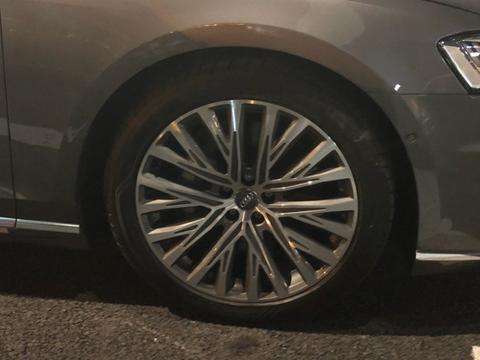 国内的首发全新奥迪A8L