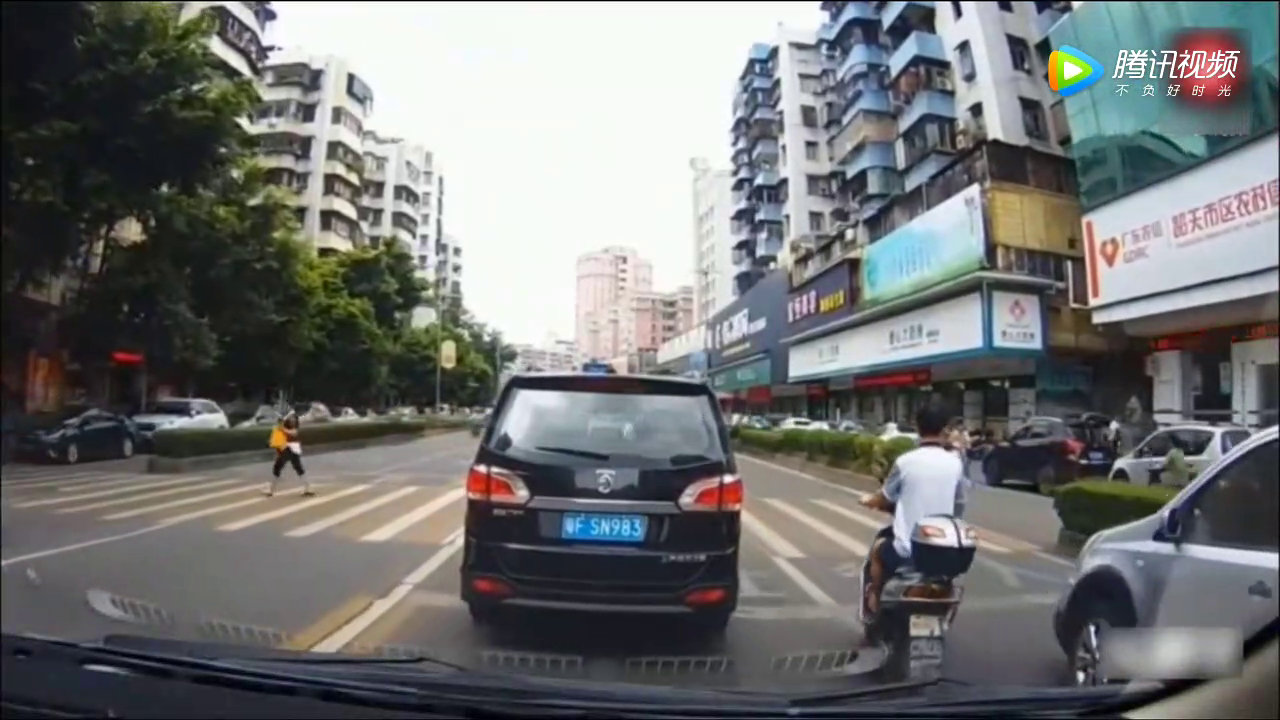 为什么司机都讨厌电动车？看完这个就知道了