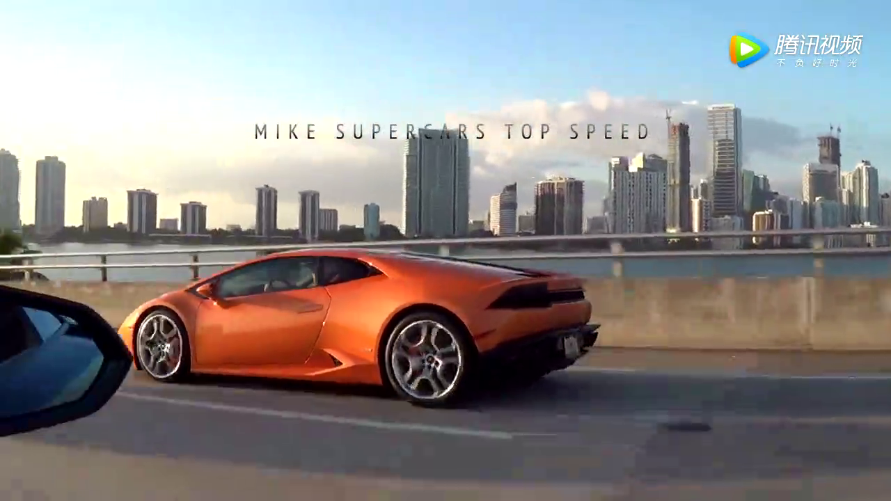 大街实拍兰博基尼LP750-4敞篷，近千万的超级跑车