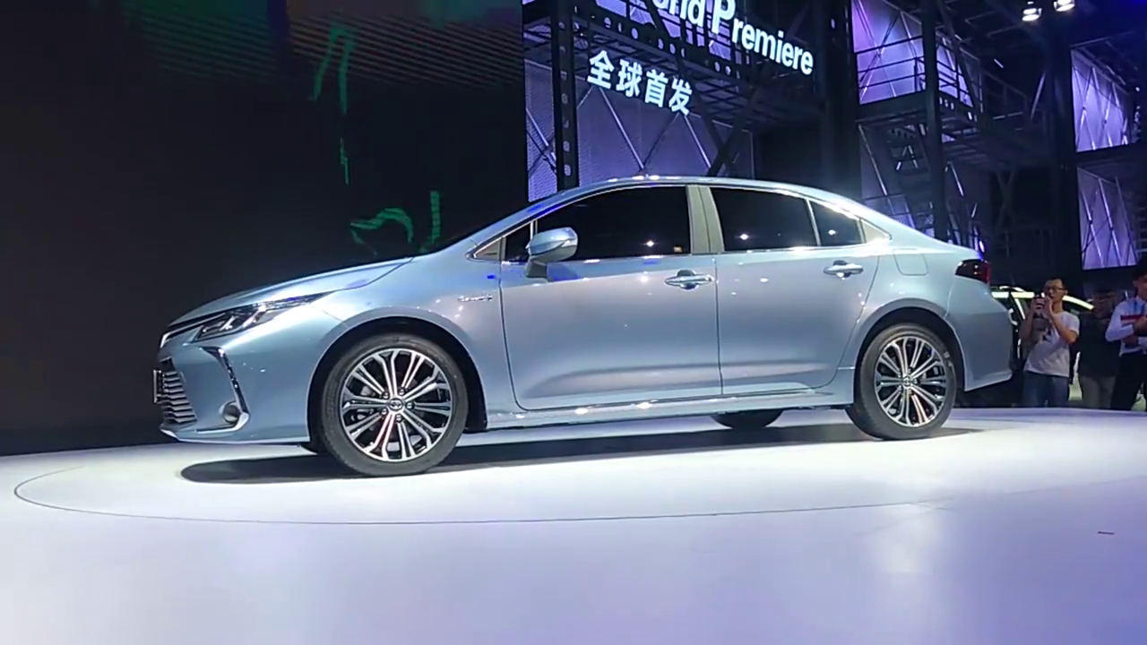 广州车展，全新卡罗拉双擎，非常漂亮