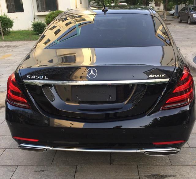 奔驰s450l报价,奔驰s650l 135万买辆奔驰s450l与老奔驰s级停在一起,车主感慨万分