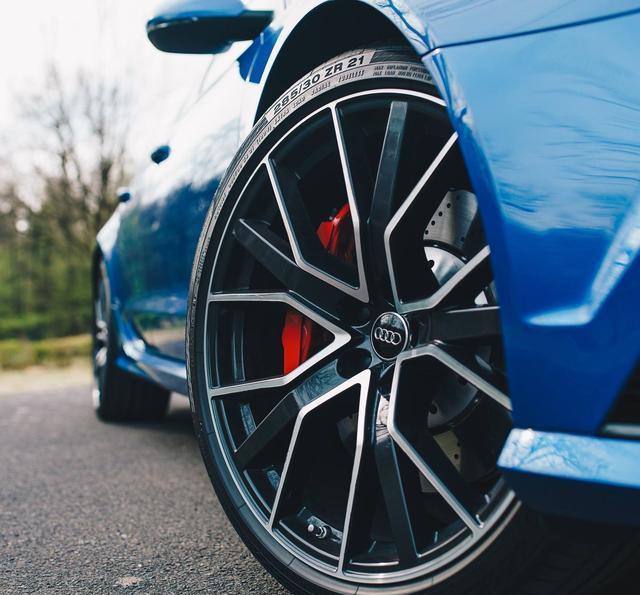 为什么奥迪RS6被人称为地表最强, 到底强在哪?