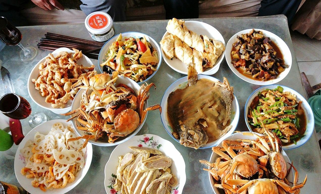 晒晒我们家的晚饭: 荤素9道家常菜, 陪父母一起吃饭就
