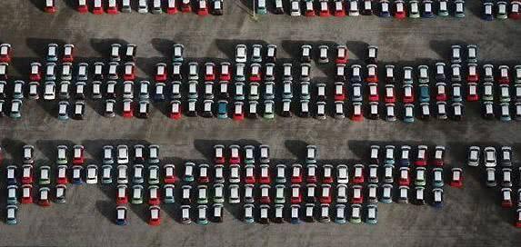 4S店卖不掉的库存车最后去了哪？看看你的车中招了没