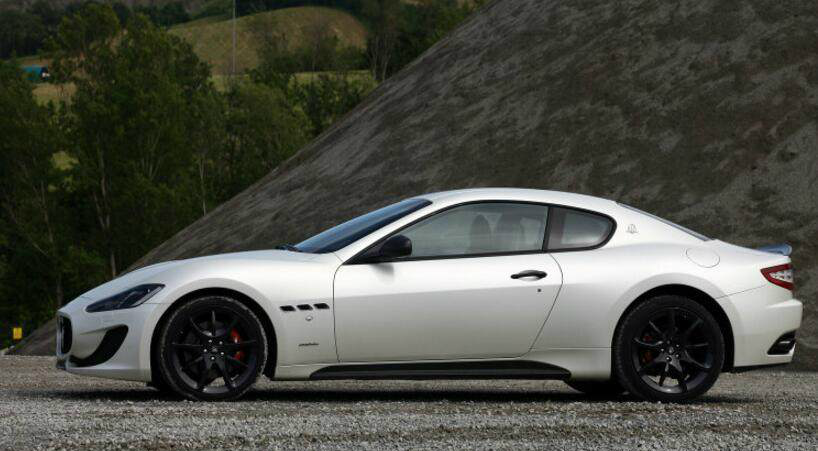 抗日团长李云龙喜提300万超跑,网友,不开炮改