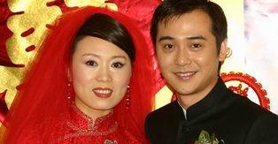吴琼和小她15岁的帅丈夫近照