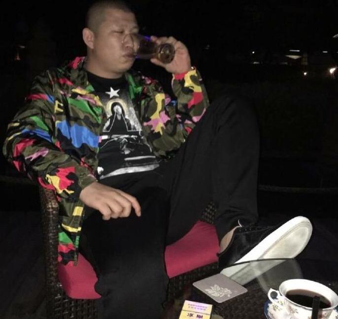 快手方丈宣誓绿色直播却遭惨骂! 房岩二驴又干