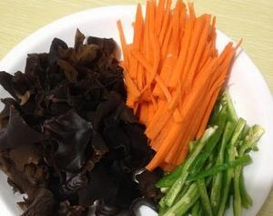 鱼香肉丝正宗的做法步骤图解，这样做出来的比饭店的好吃一百倍