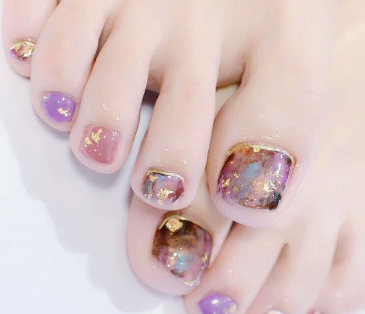 无脚甲不夏天,你的美足需要这些美甲自己在家