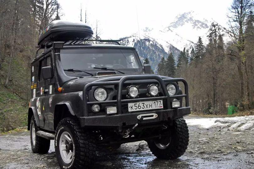 买什么牧马人，这进口SUV神似奔驰G，俄罗斯产，只卖15万！