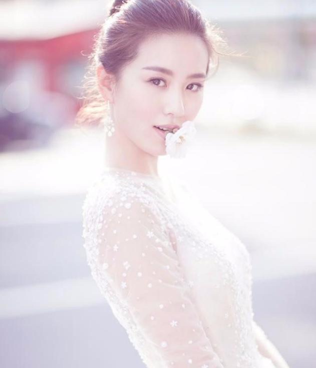 2017人气女明星热搜排行榜,郑爽热巴上榜,稳居