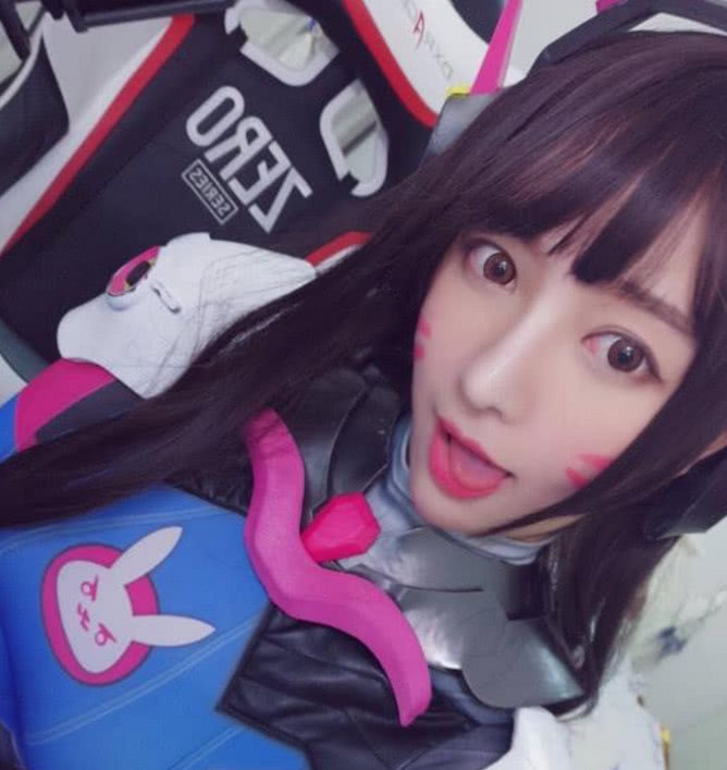 LOL:因为这个女解说观众根本无心看比赛,德杯