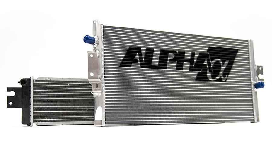 AMS Alpha不只是玩GT-R, 他们还有一台英菲尼迪Q60直线竞速车