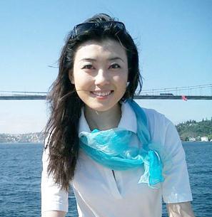 胸太大勒得慌，央视美女主持多次被警告，如今的她走上人生巅峰