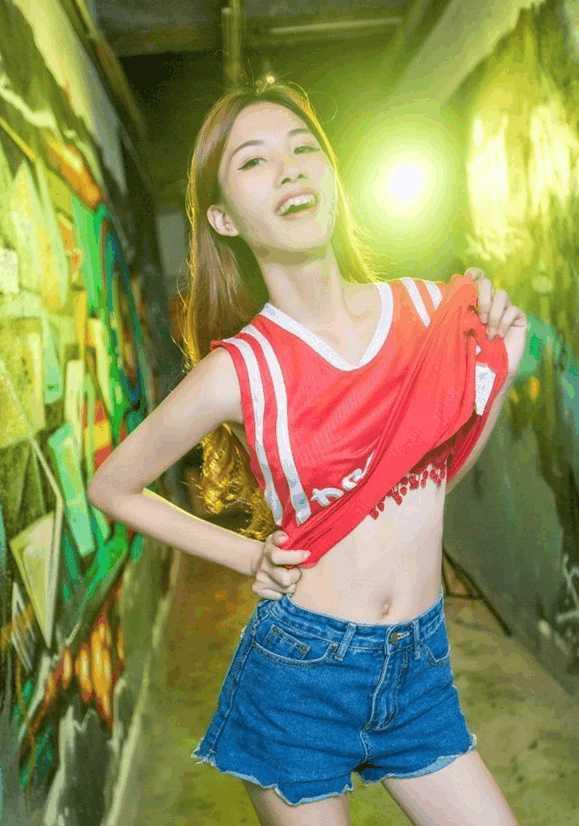 火箭女球迷为周琦疯狂打电话,声称这辈子非周