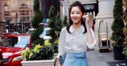 我天！章泽天化浓妆的样子太显老！网友：还是做回奶茶妹妹吧！
