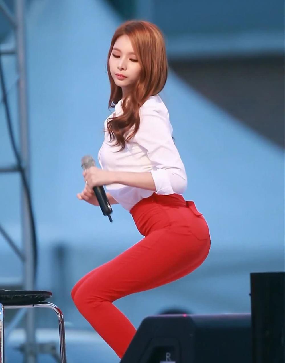 紧身裤也没啥神秘的, 就是迷人而已