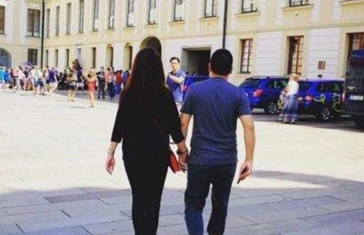 娱乐圈罕见事,赵薇竟然微博秀恩爱了