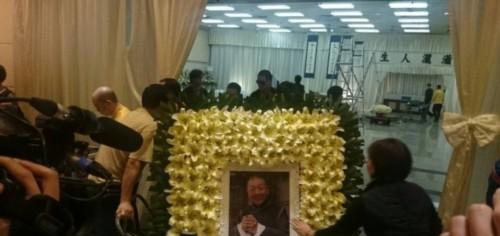 实拍午马葬礼现场，八大影帝扶灵，现场无数人落泪