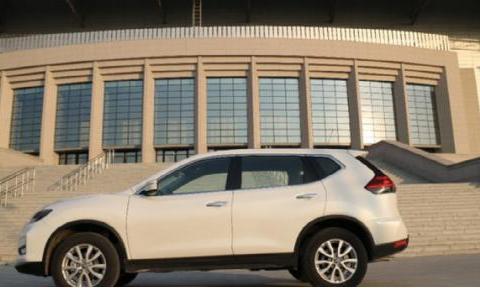 朋友买辆奇骏上的下班