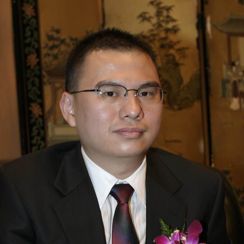 卓越集团董事长李华_卓越集团李华老婆照片(2)