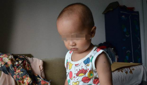 宝宝一岁还不会说话,终于开口说话,父母听到后