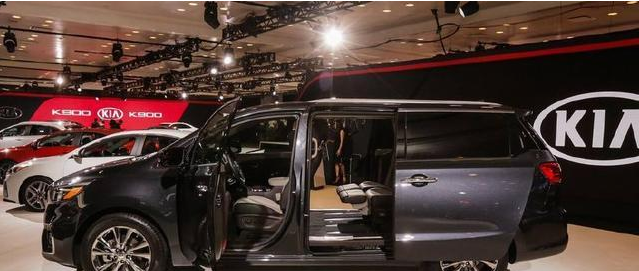 起亚爆发了，新车比GL8漂亮多，8座+侧滑门，大胆叫板艾力绅