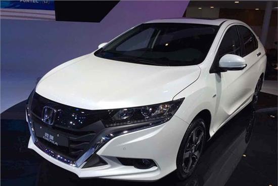 本田掀背轿车, 高颜值不输卡罗拉, 降两万不足8万, 比捷达厚道