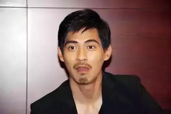 男生修个眉毛, 帅的不要不要的!